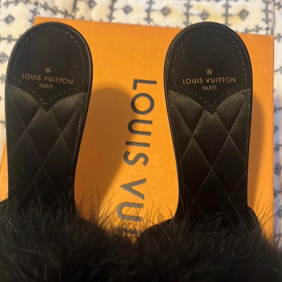 NEW Louis Vuitton Marilyn mule high heels black fur and satin size 40 AUTHENTIC - Picture 5 of 16